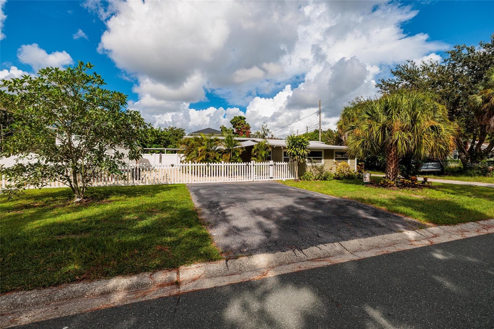 Single Family Residence at 1903 30TH AVE N, ST PETERSBURG, photo 31 of 33