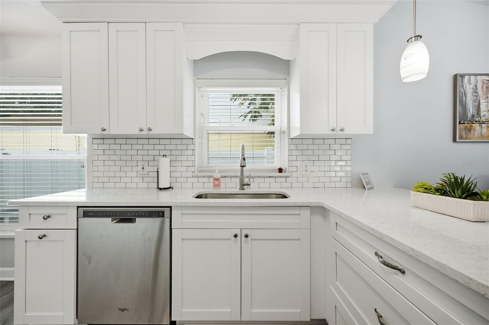 Single Family Residence at 6809 S SHERIDAN RD, TAMPA, photo 10 of 39