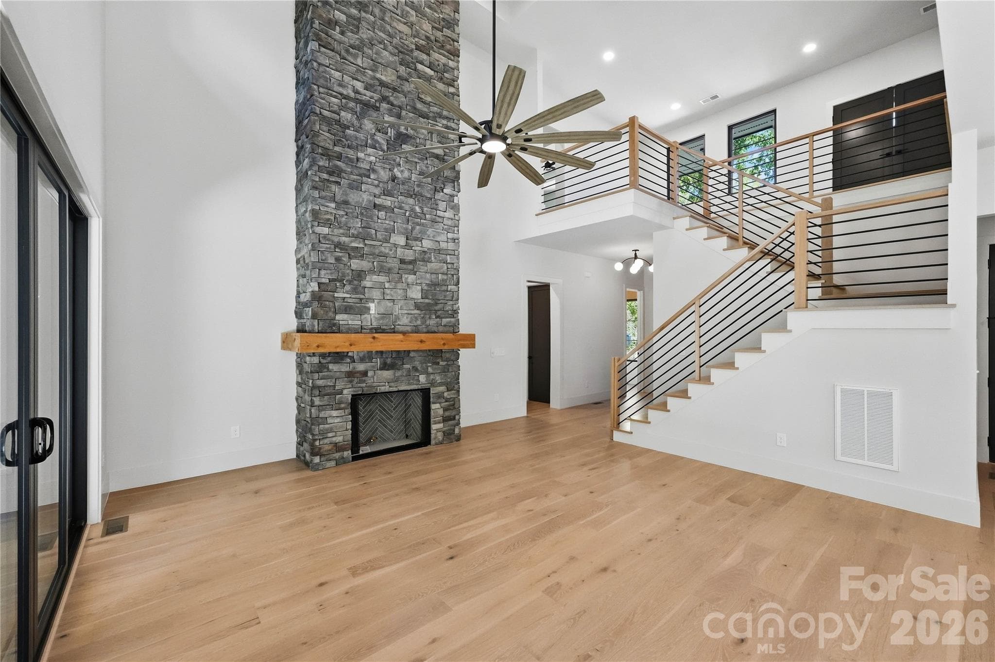 Single Family Residence at 1433 N Sharon Amity Road, Charlotte, photo 4 of 42