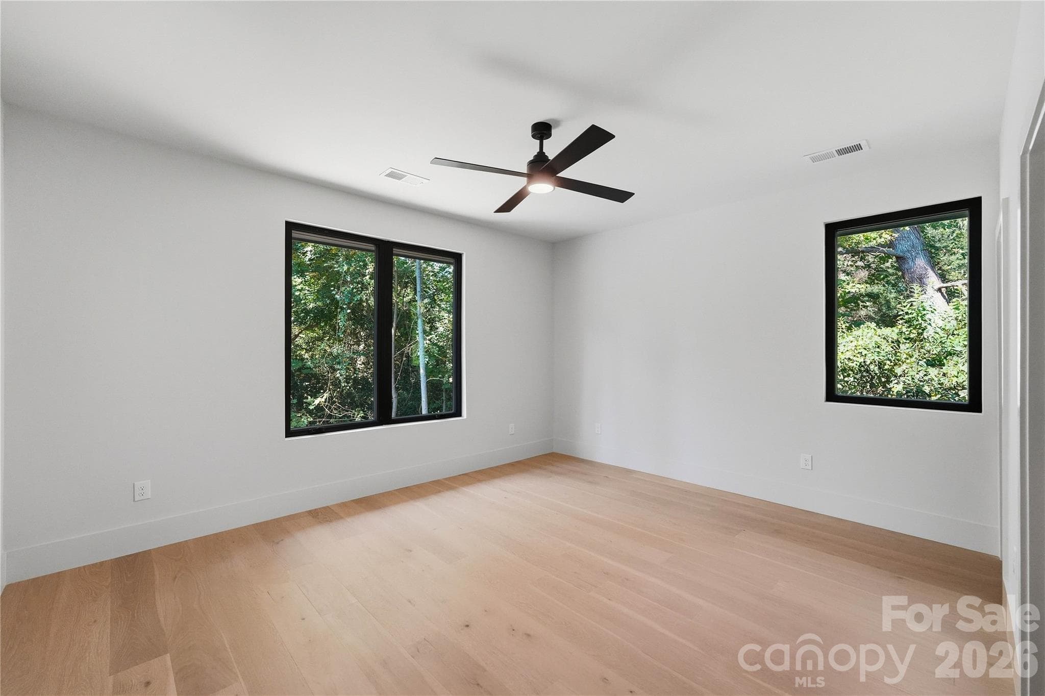Single Family Residence at 1433 N Sharon Amity Road, Charlotte, photo 35 of 42