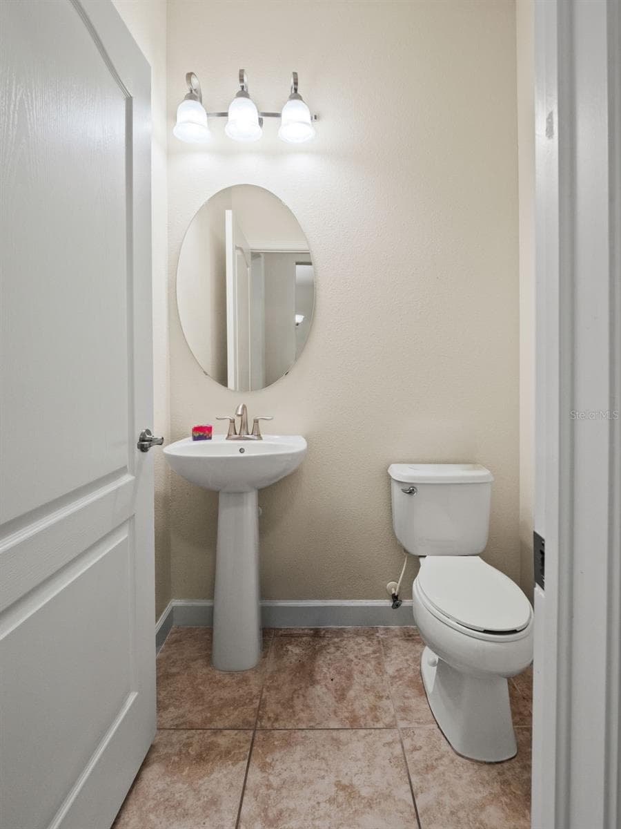 Single Family Residence at 6158 MERIWETHER CRES, WINTER GARDEN, photo 17 of 57