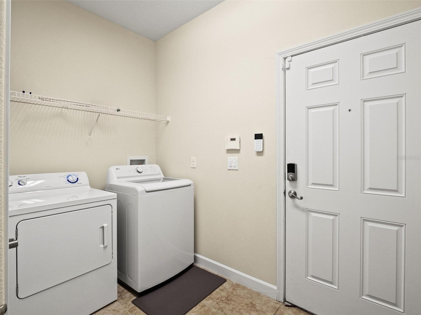 Single Family Residence at 6158 MERIWETHER CRES, WINTER GARDEN, photo 27 of 57