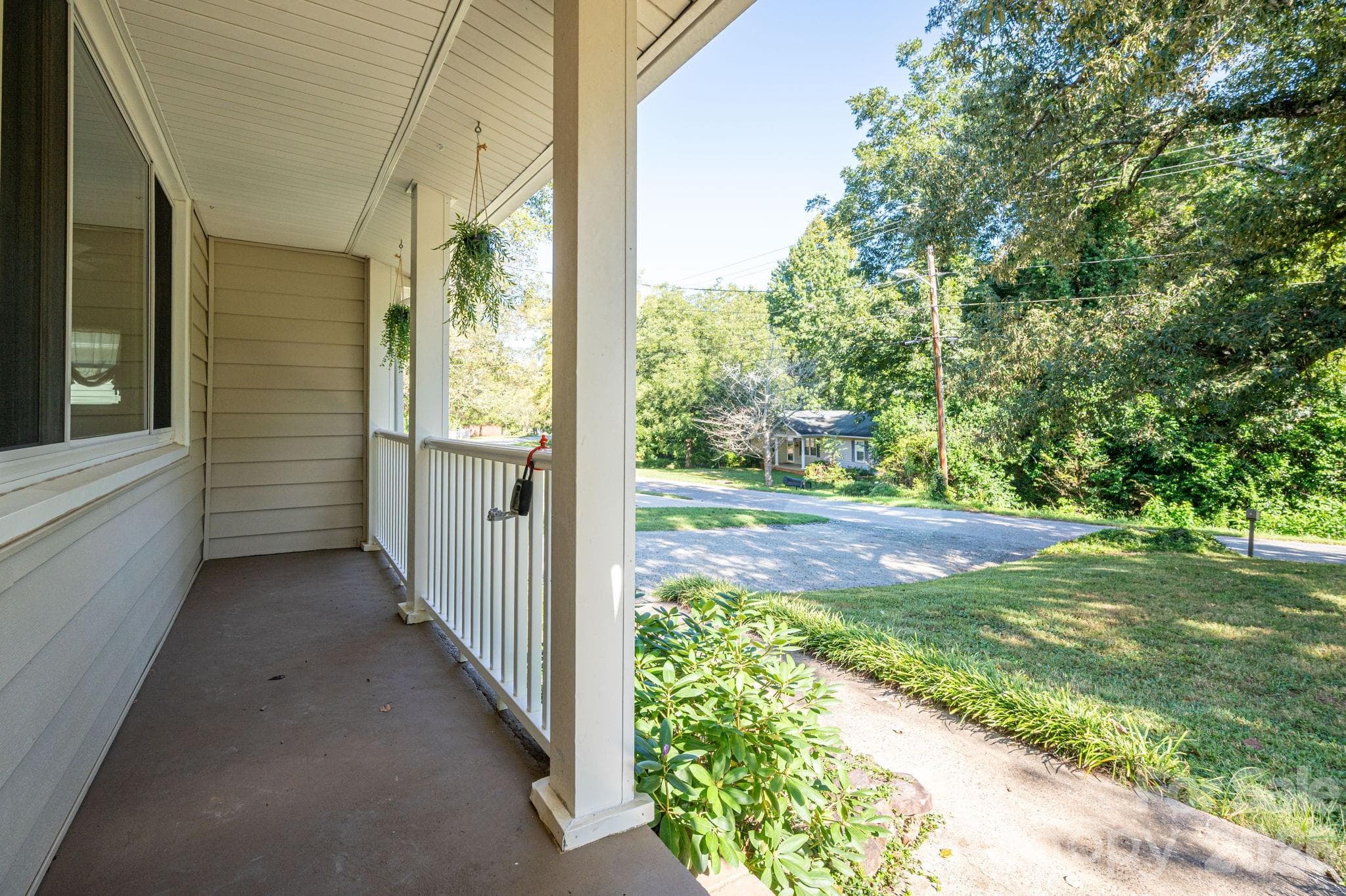 Single Family Residence at 313 Willis Road, Dallas, photo 7 of 37