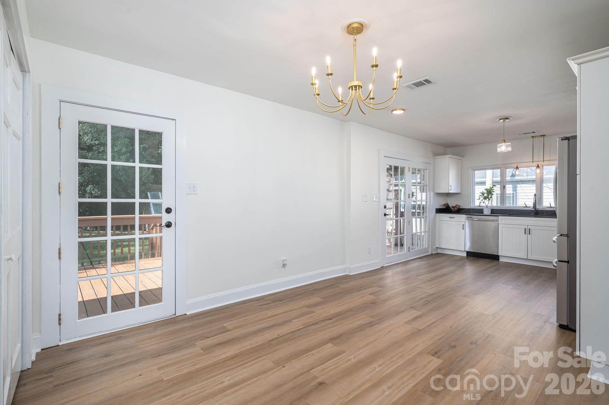 Single Family Residence at 313 Willis Road, Dallas, photo 16 of 37