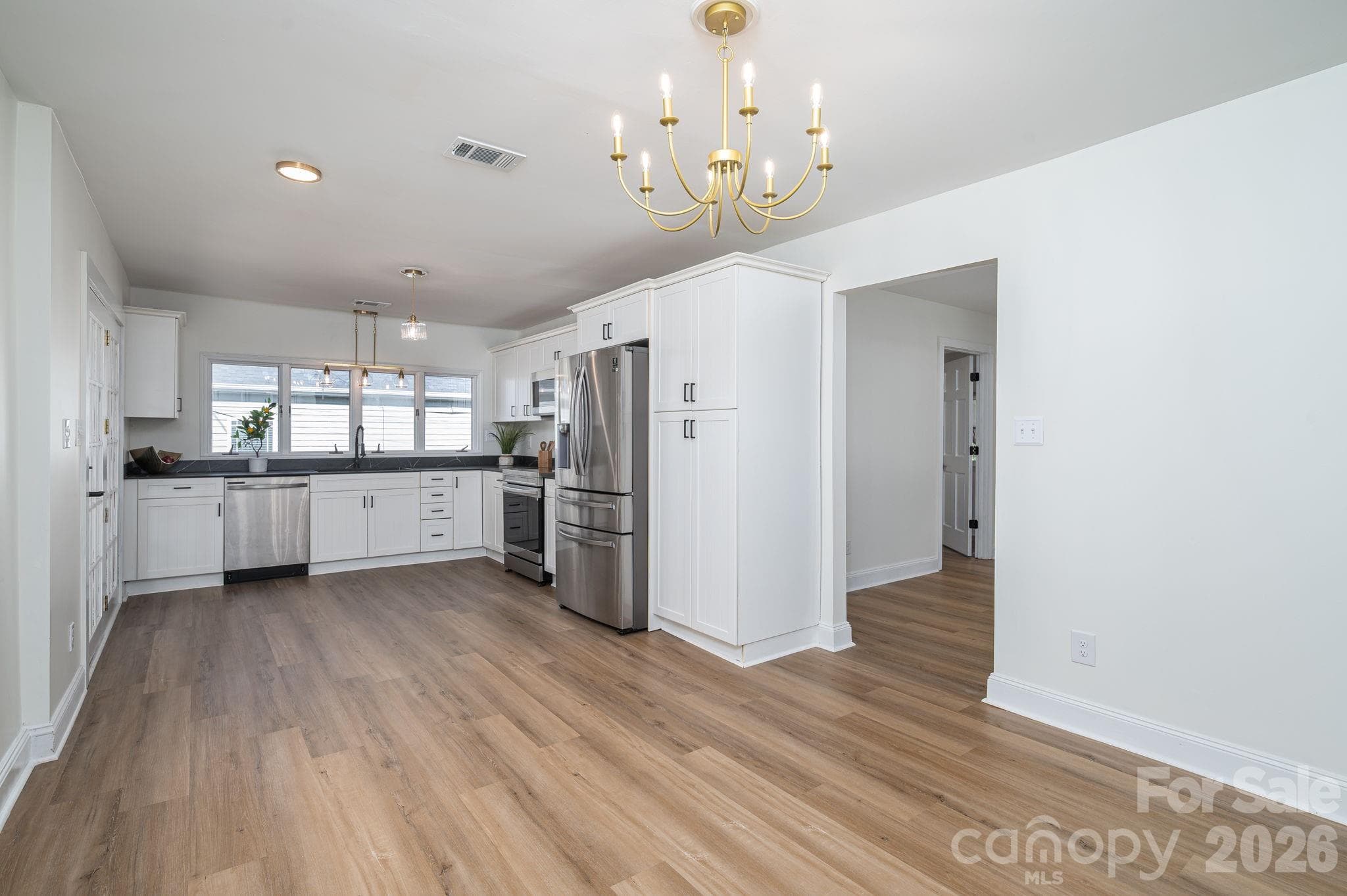 Single Family Residence at 313 Willis Road, Dallas, photo 17 of 37