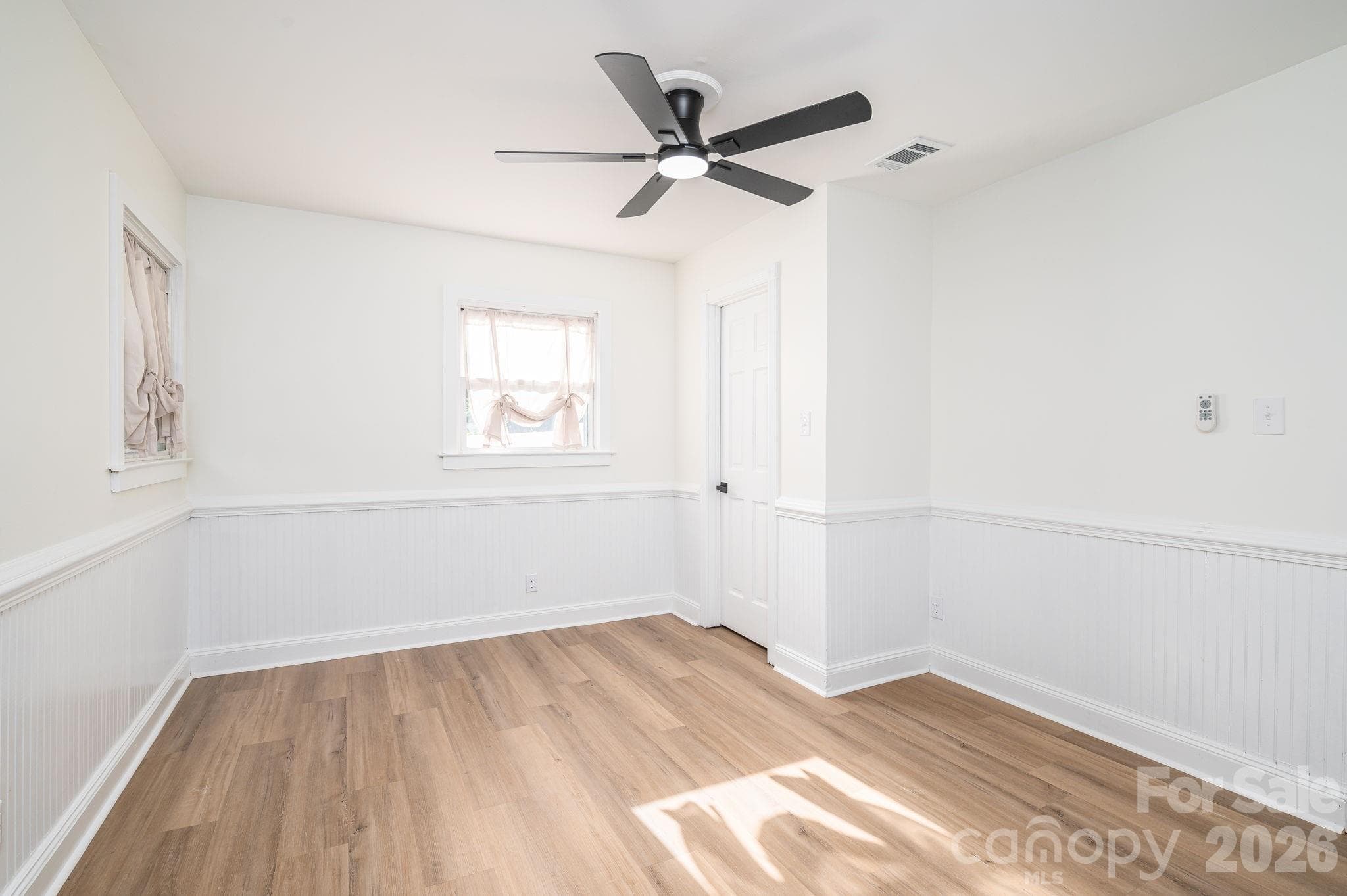 Single Family Residence at 313 Willis Road, Dallas, photo 25 of 37