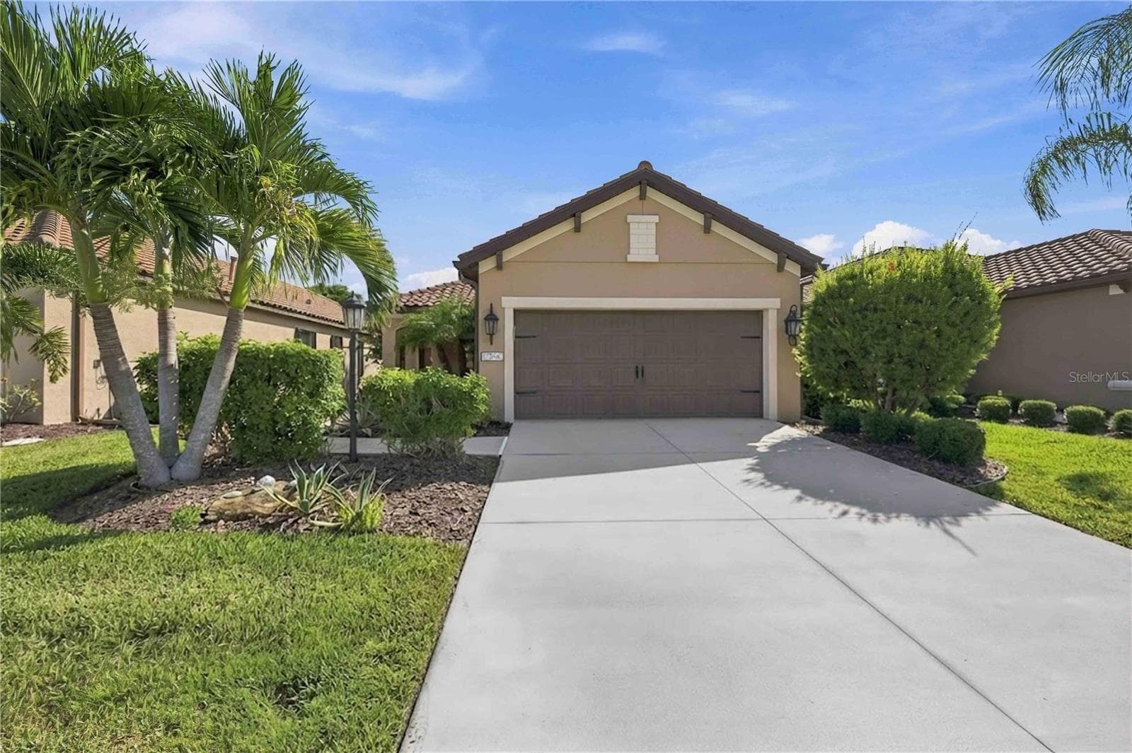 Single Family Residence at 216 MARCHENO WAY, NORTH VENICE, photo 8 of 63
