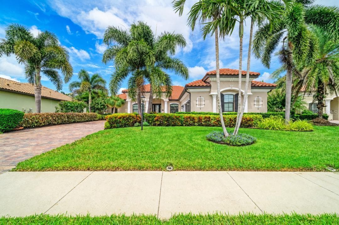 Single Family Residence at 13213 BRIDGEPORT XING, BRADENTON, photo 4 of 47