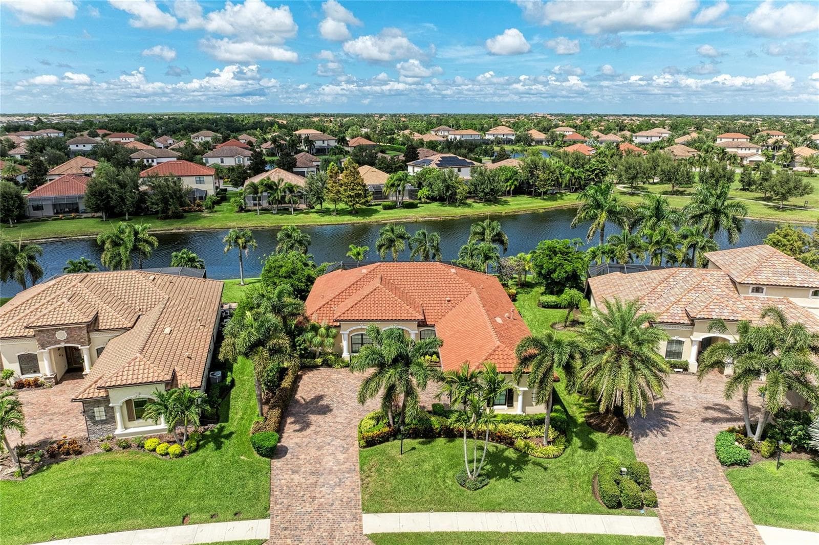 Single Family Residence at 13213 BRIDGEPORT XING, BRADENTON, photo 16 of 47
