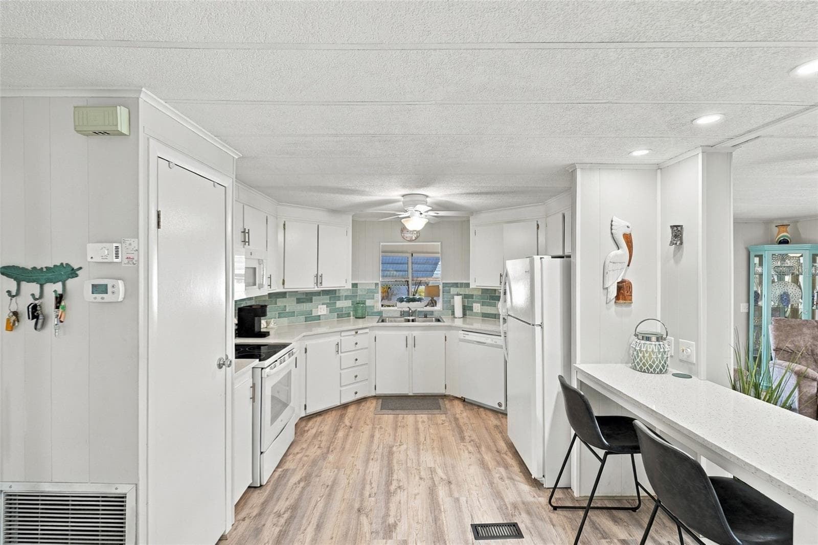 Manufactured Home at 17 LAFITTE DR, NOKOMIS, photo 11 of 36