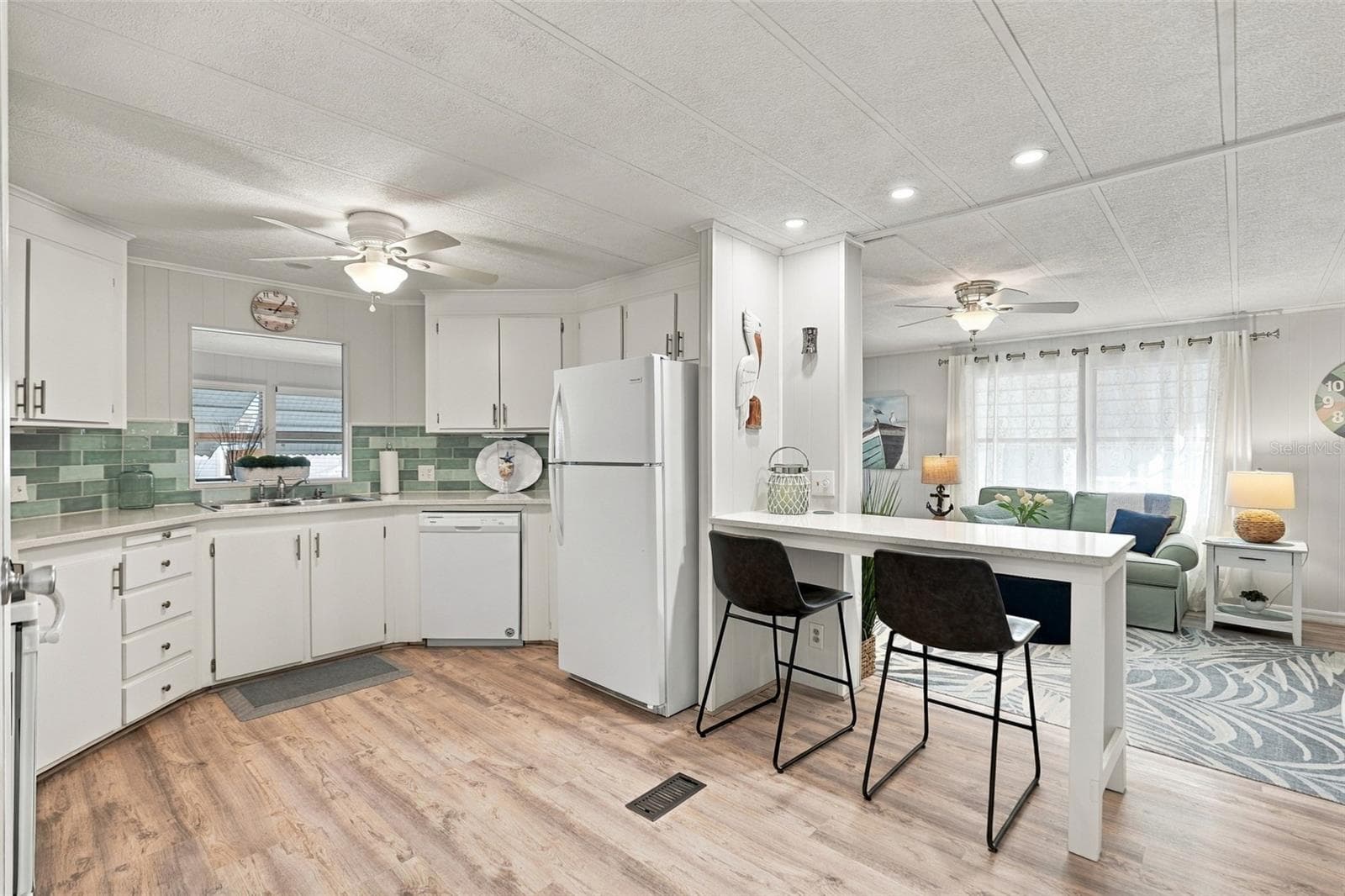 Manufactured Home at 17 LAFITTE DR, NOKOMIS, photo 12 of 36
