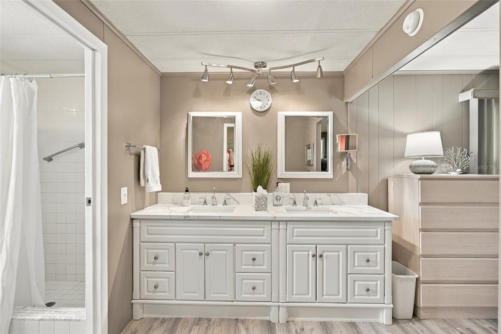Manufactured Home at 17 LAFITTE DR, NOKOMIS, photo 16 of 36
