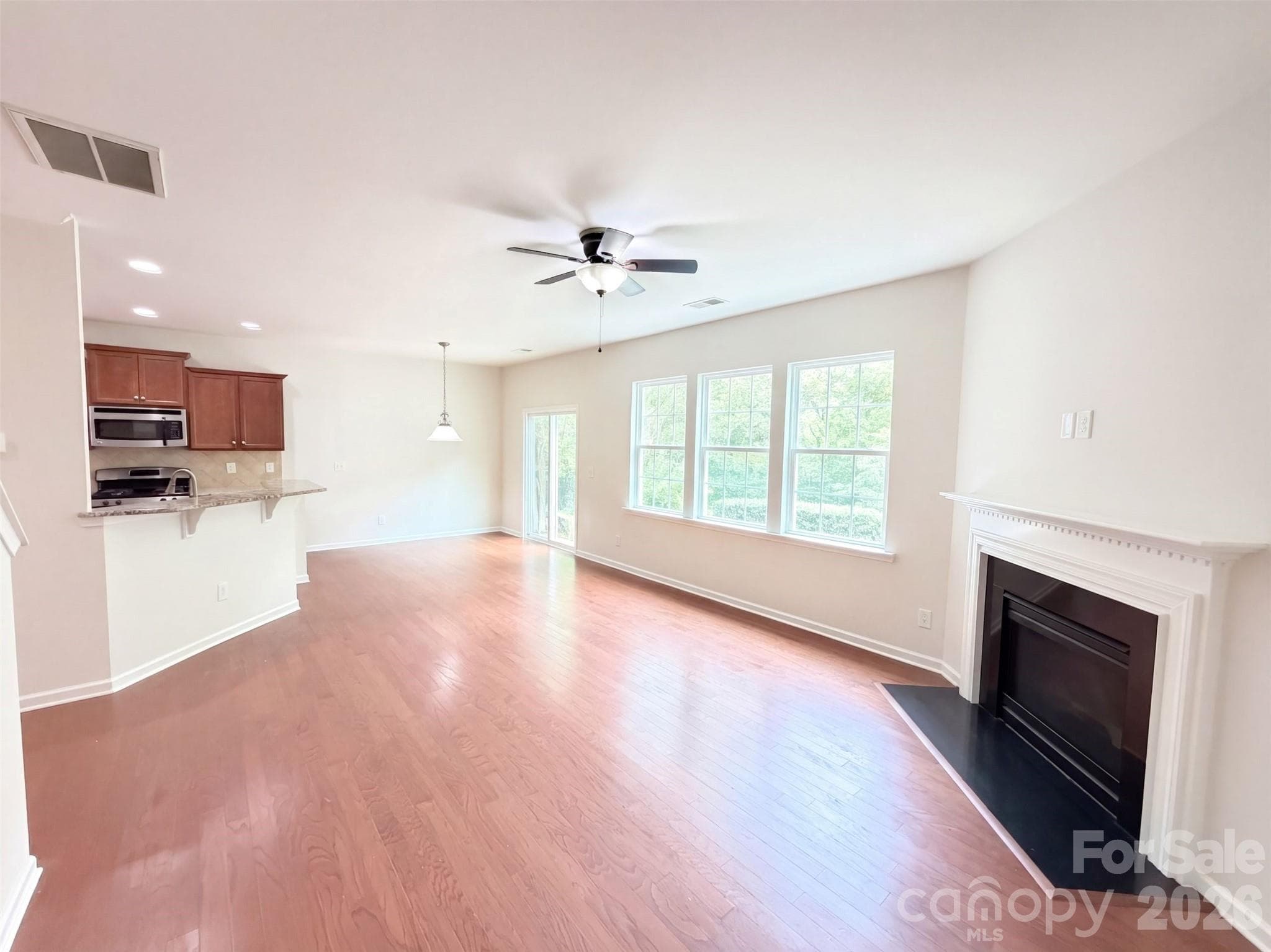Single Family Residence at 7230 Kinley Commons Lane, Charlotte, photo 3 of 24