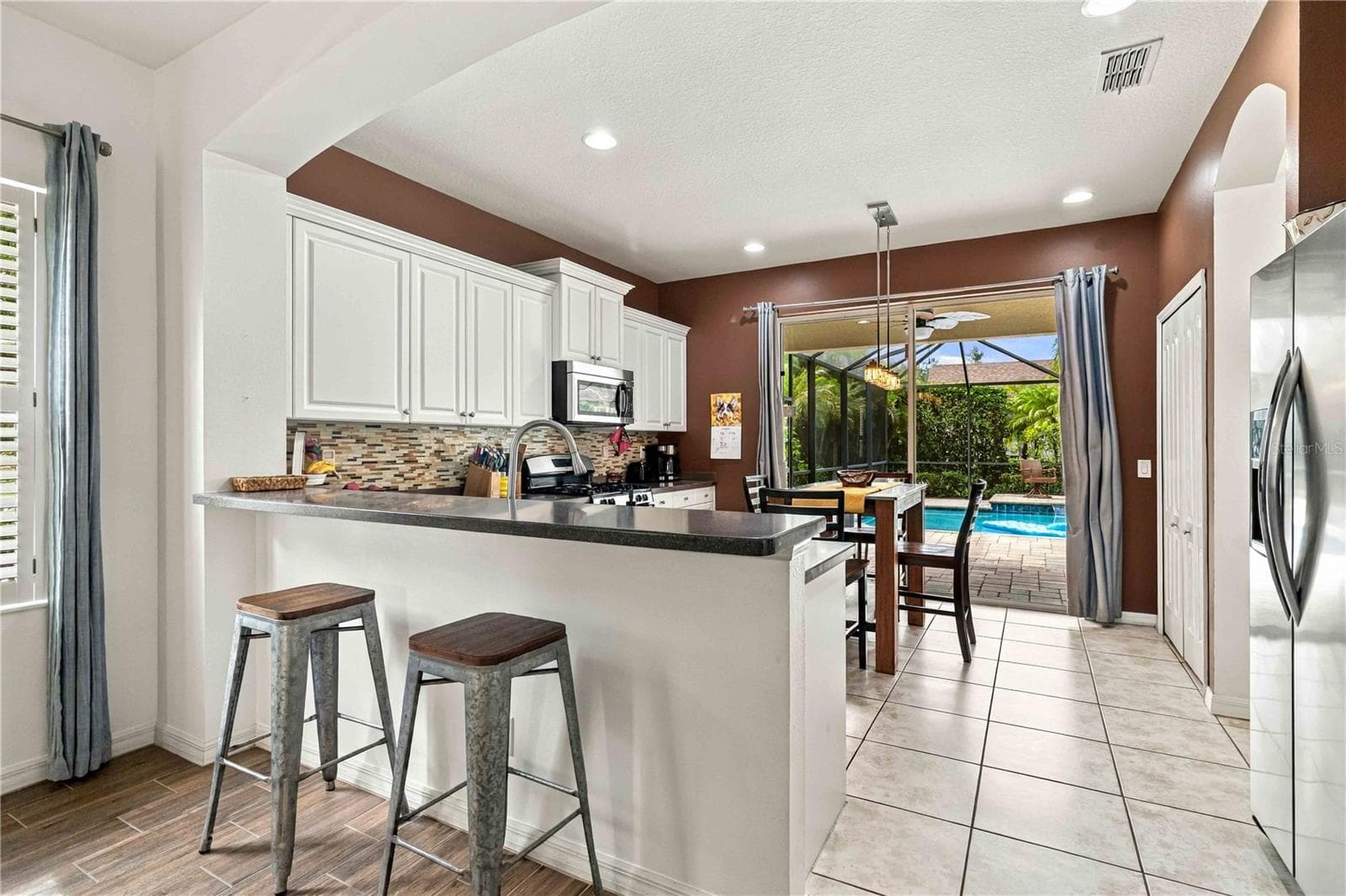 Single Family Residence at 11419 PIEDMONT PARK XING, BRADENTON, photo 3 of 55