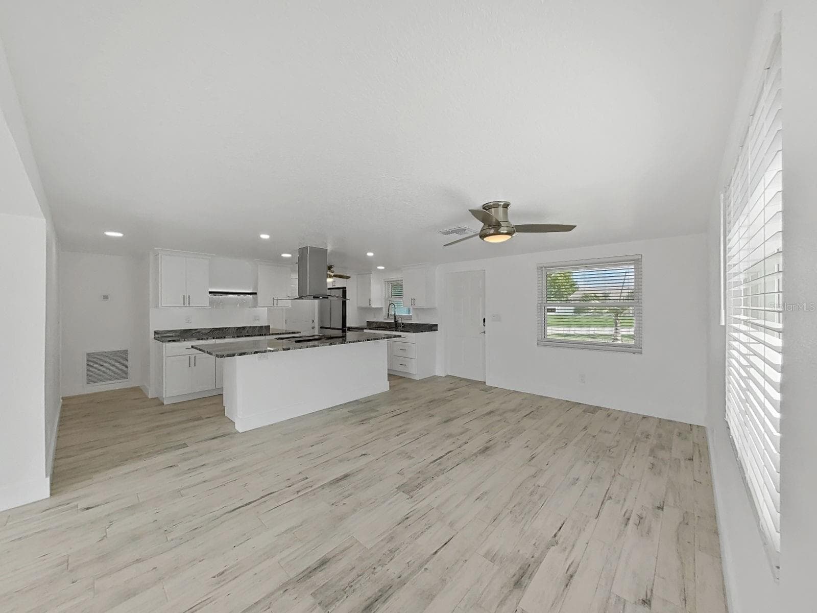 Single Family Residence at 4156 FLORAMAR TER, NEW PORT RICHEY, photo 11 of 39