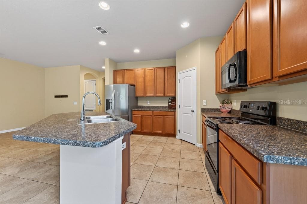 Single Family Residence at 11601 TANGLE STONE DR, GIBSONTON, photo 16 of 54