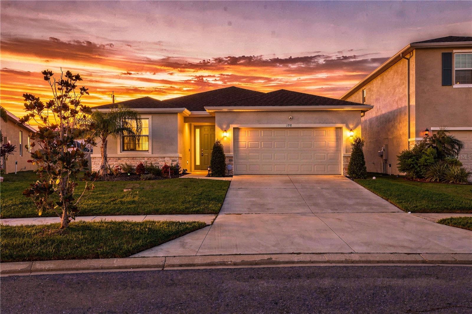 178 MANGROVE MANOR DR