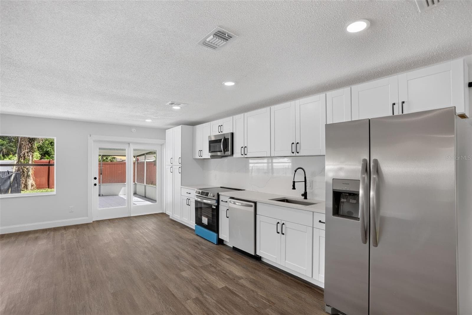 Single Family Residence at 405 CHESTNUT AVE, ALTAMONTE SPRINGS, photo 6 of 33