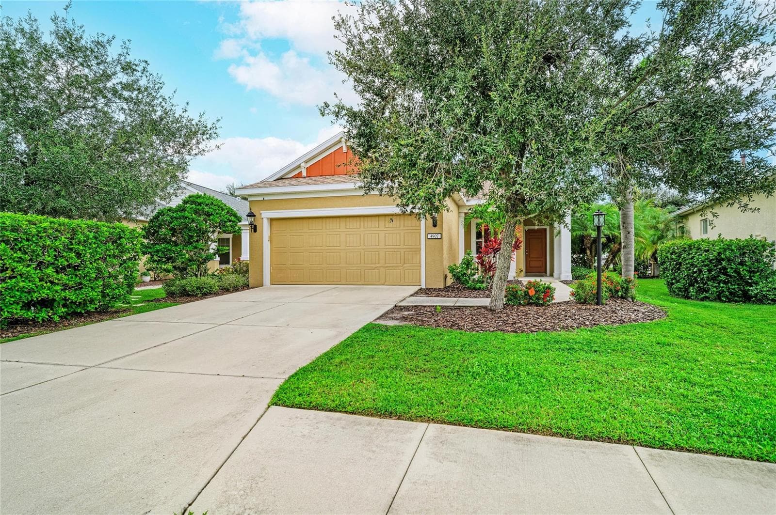 Single Family Residence at 4907 BOSTON COMMON GLN, BRADENTON, photo 2 of 47