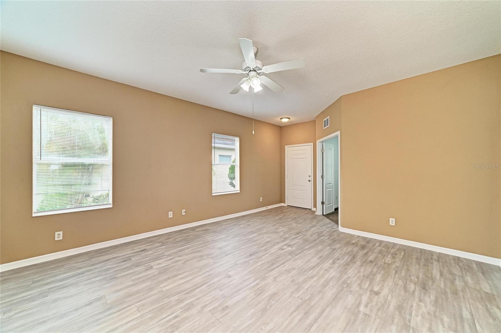 Single Family Residence at 4907 BOSTON COMMON GLN, BRADENTON, photo 11 of 47