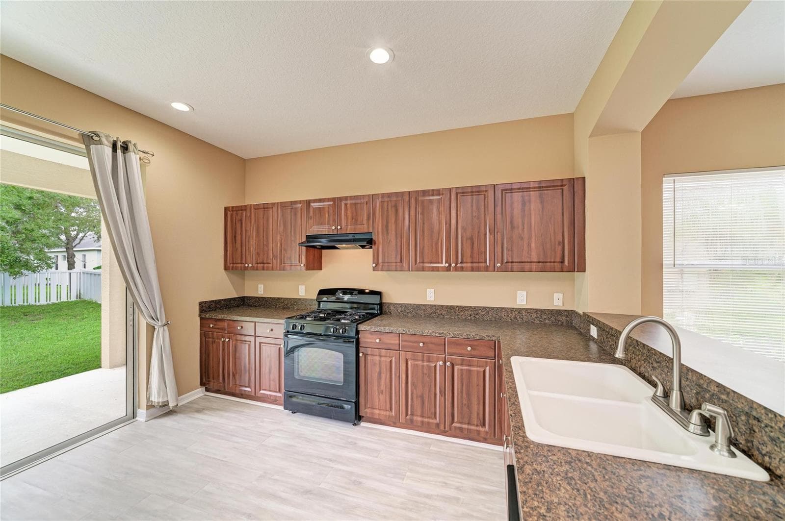 Single Family Residence at 4907 BOSTON COMMON GLN, BRADENTON, photo 16 of 47