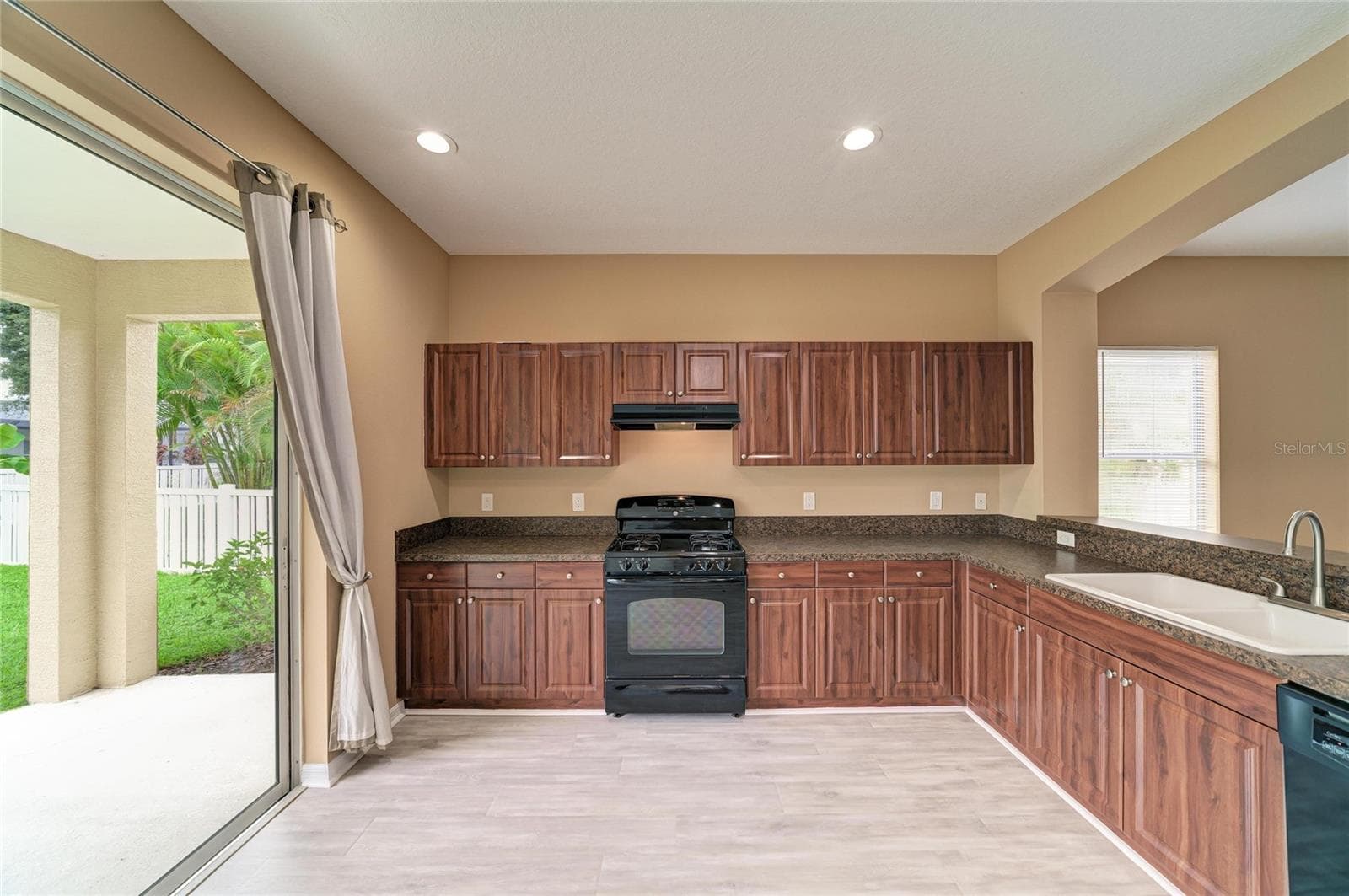 Single Family Residence at 4907 BOSTON COMMON GLN, BRADENTON, photo 17 of 47