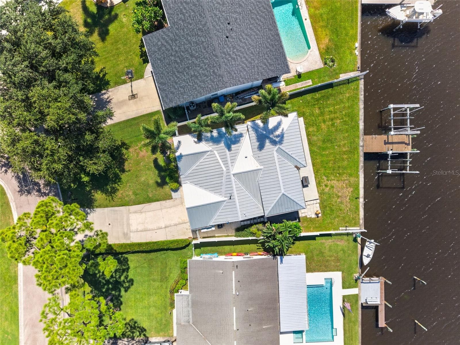 Single Family Residence at 209 TALLAHASSEE DR NE, ST PETERSBURG, photo 37 of 38