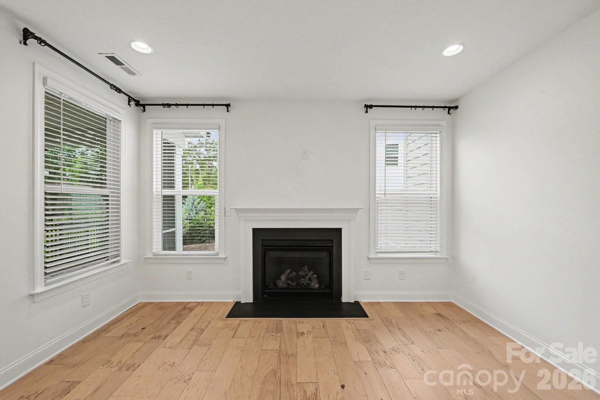 Townhouse at 6008 Corbin Woods Court, Charlotte, photo 9 of 31