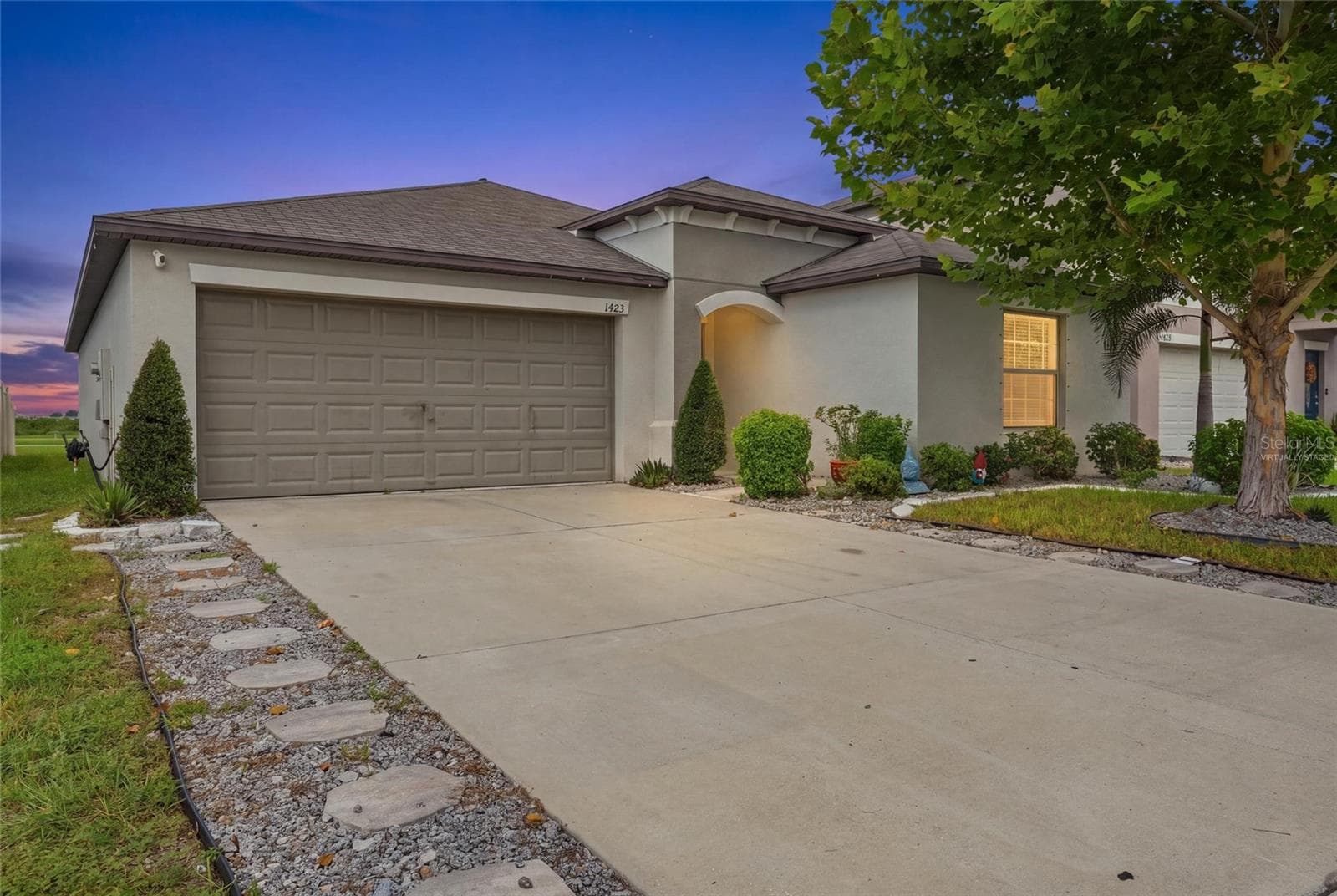 1423 GOLDEN GLOW DR