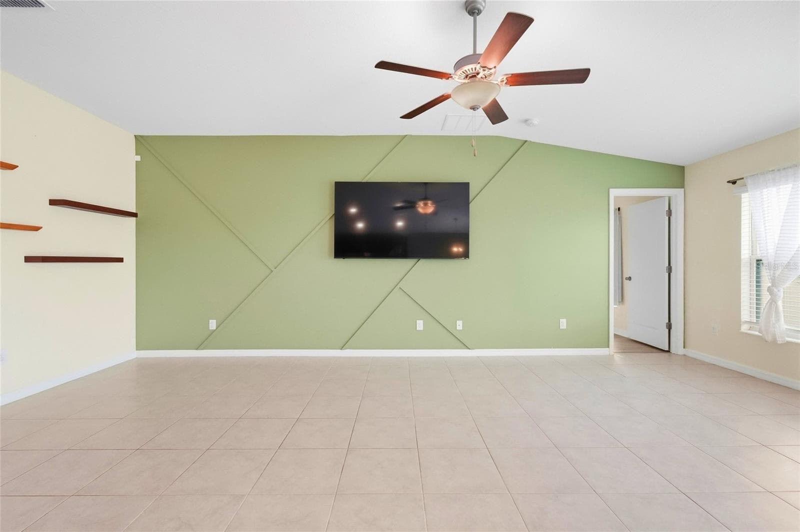 Living Room - 1423 GOLDEN GLOW DR, RUSKIN