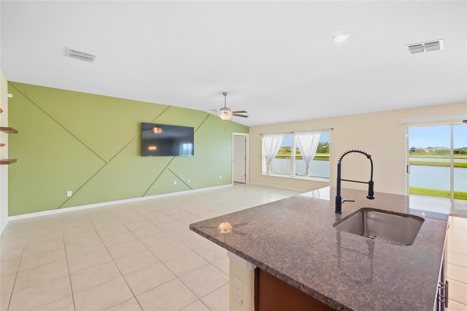 Living/Kitchen - 1423 GOLDEN GLOW DR, RUSKIN