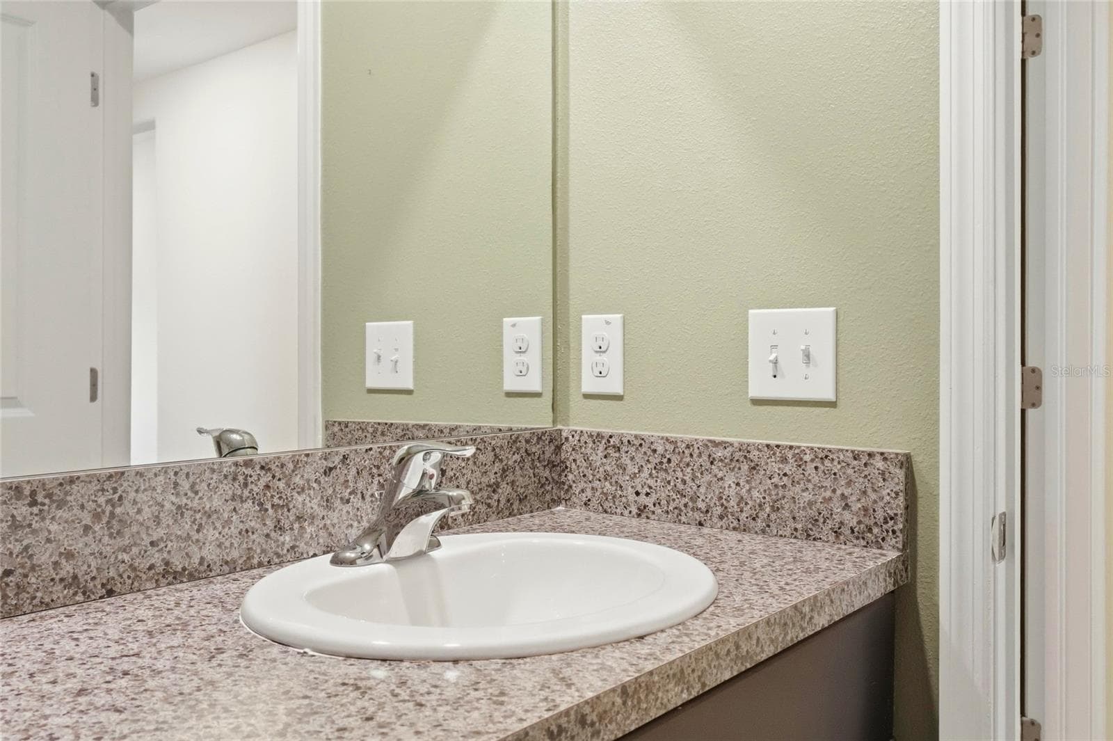 Bathroom 2 - 1423 GOLDEN GLOW DR, RUSKIN