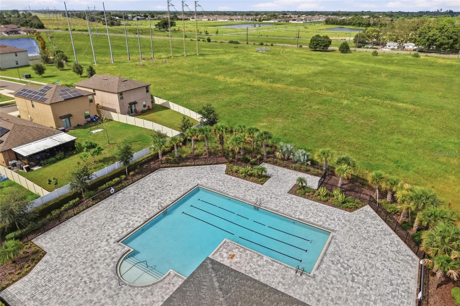 community pool and amenity center - 1423 GOLDEN GLOW DR, RUSKIN