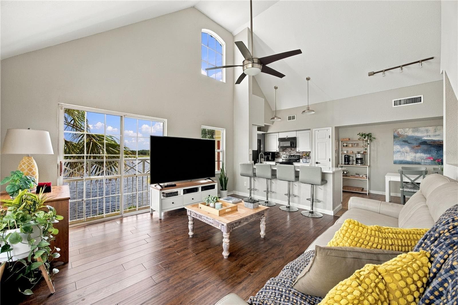 Condominium at 9570 LAKE CHASE ISLAND WAY #9570, TAMPA, photo 10 of 42