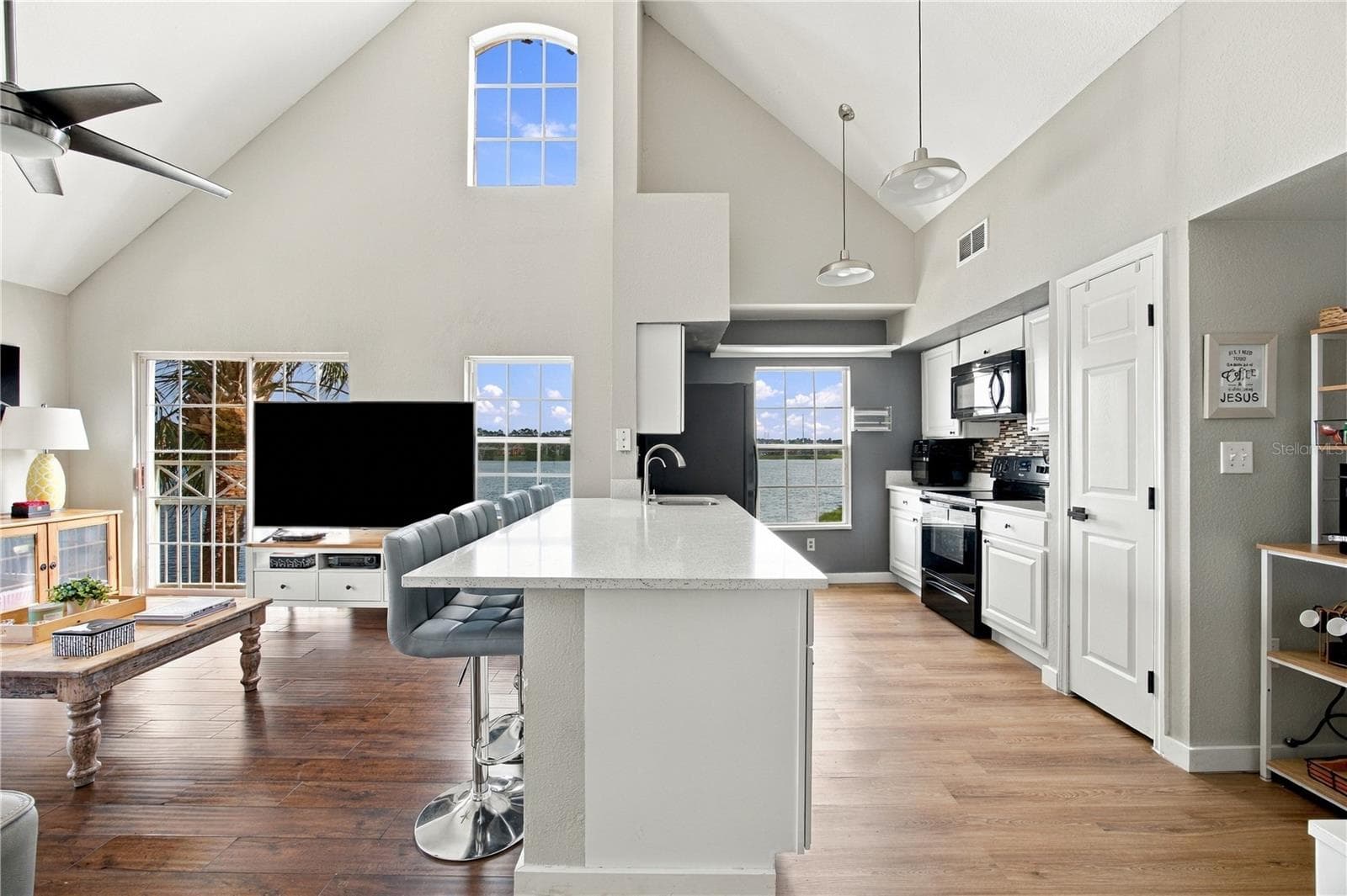 Condominium at 9570 LAKE CHASE ISLAND WAY #9570, TAMPA, photo 12 of 42