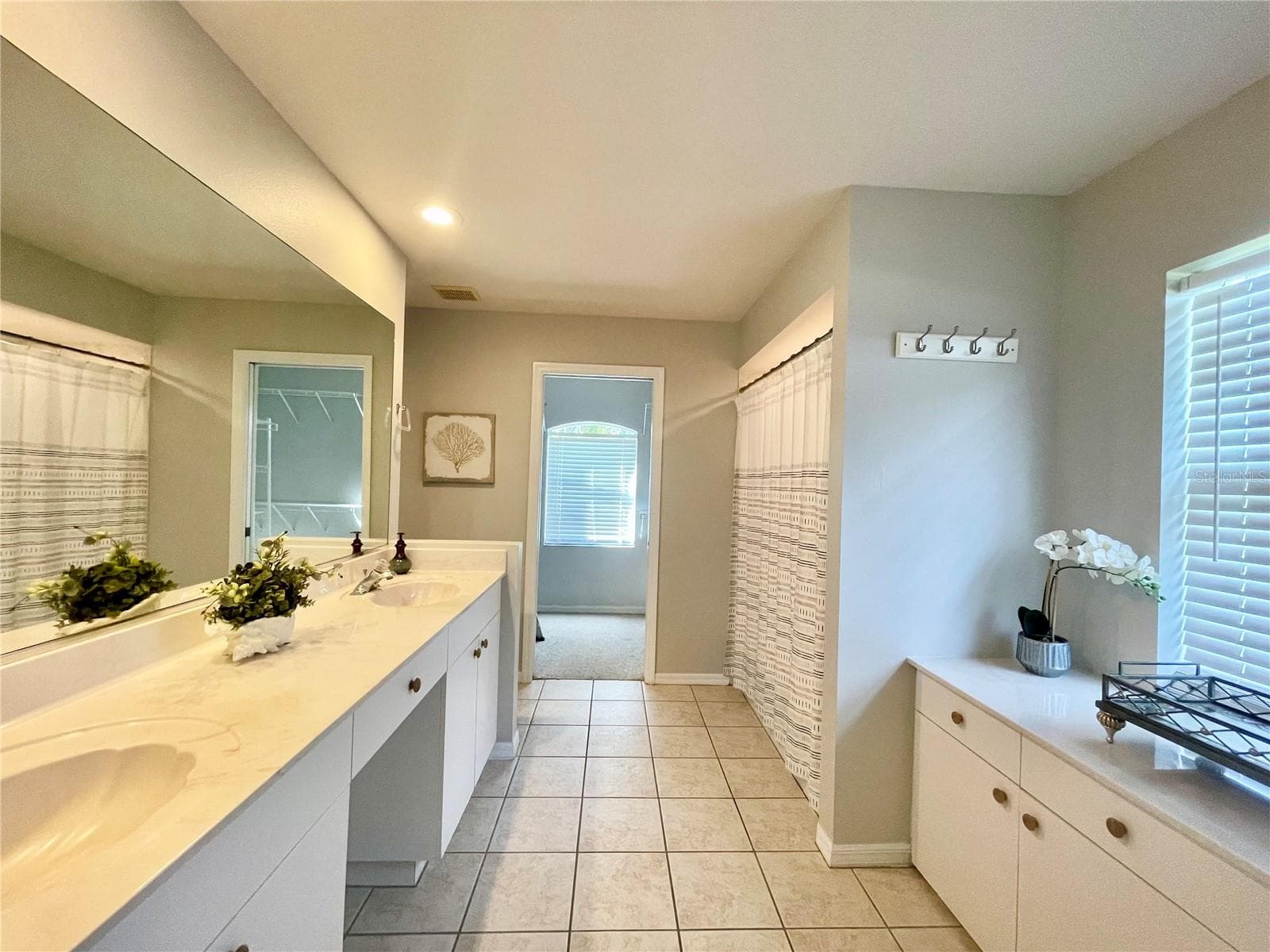 Single Family Residence at 511 ROTONDA CIR, ROTONDA WEST, photo 14 of 31