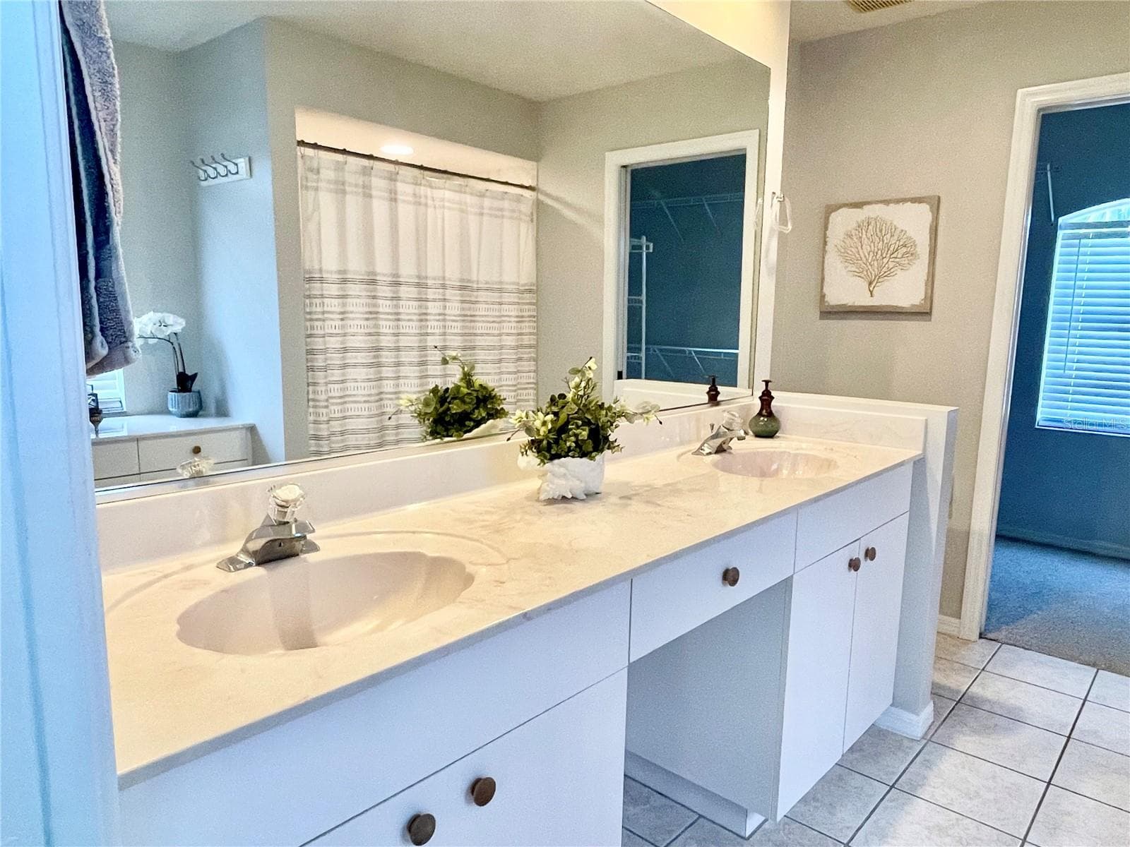 Single Family Residence at 511 ROTONDA CIR, ROTONDA WEST, photo 15 of 31