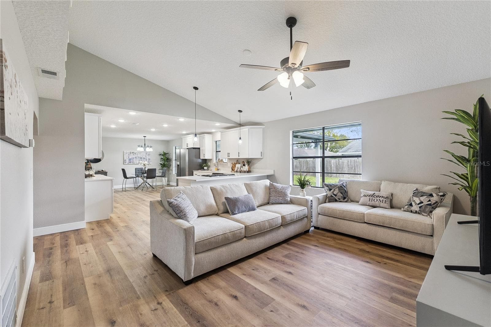Living room - 3211 TRAVELERS PALM DR, EDGEWATER