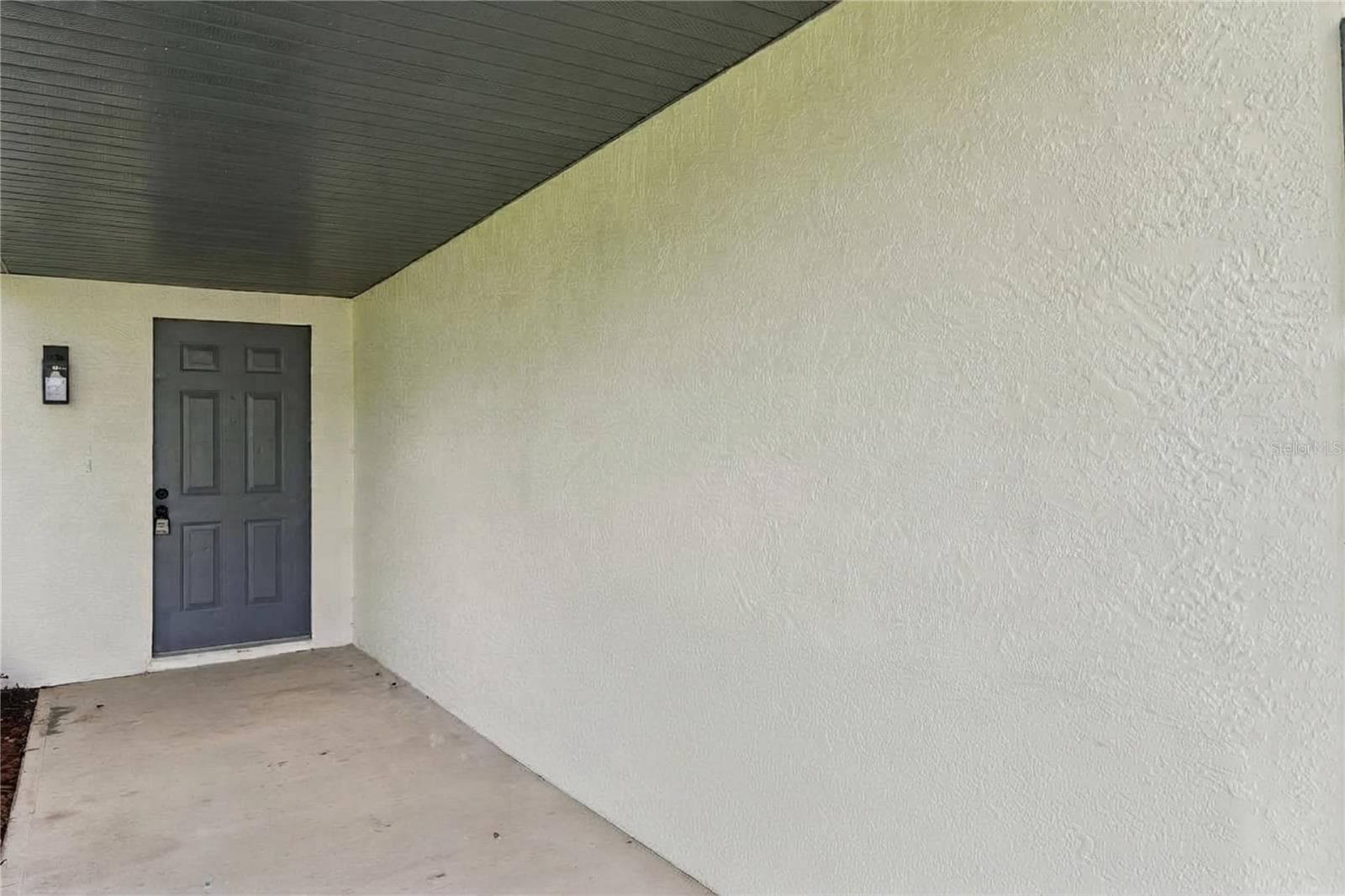 Front Entry Covered - 3211 TRAVELERS PALM DR, EDGEWATER