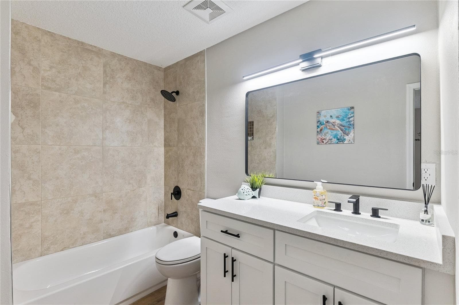 Secondary Bathroom - 3211 TRAVELERS PALM DR, EDGEWATER