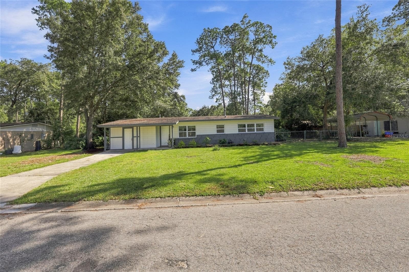 Single Family Residence at 1421 NE 18TH AVE, GAINESVILLE, photo 3 of 55