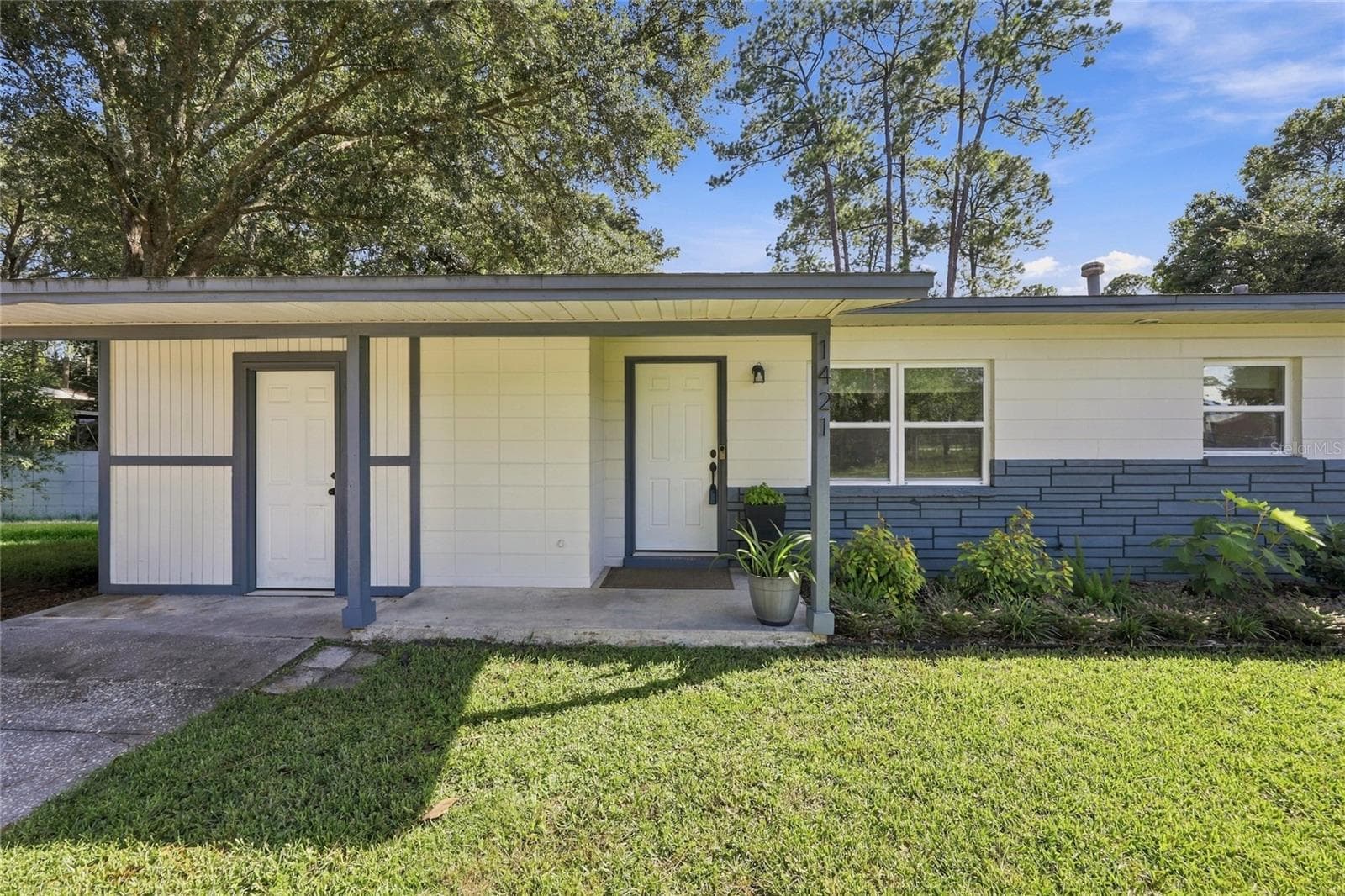 Single Family Residence at 1421 NE 18TH AVE, GAINESVILLE, photo 5 of 55