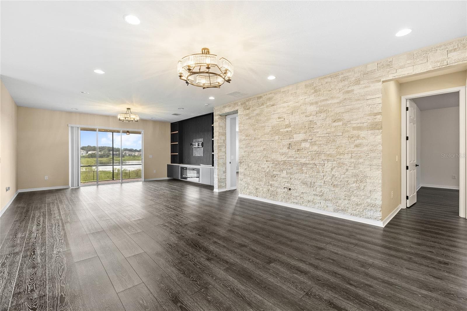 Single Family Residence at 16668 SANCTUARY DR, WINTER GARDEN, photo 10 of 37