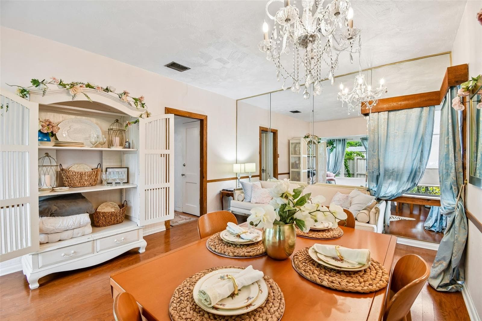 Living & Dining - 1619 NEW YORK AVE, ORLANDO