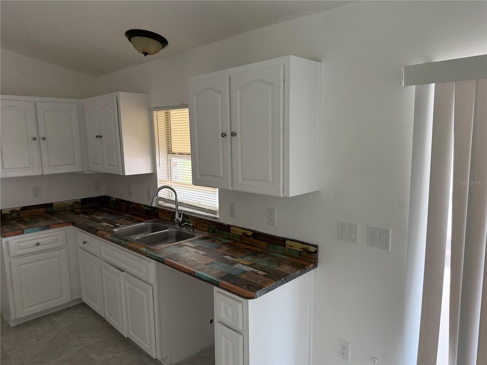 Single Family Residence at 1160 W GENEVA PL, CITRUS SPRINGS, photo 3 of 9