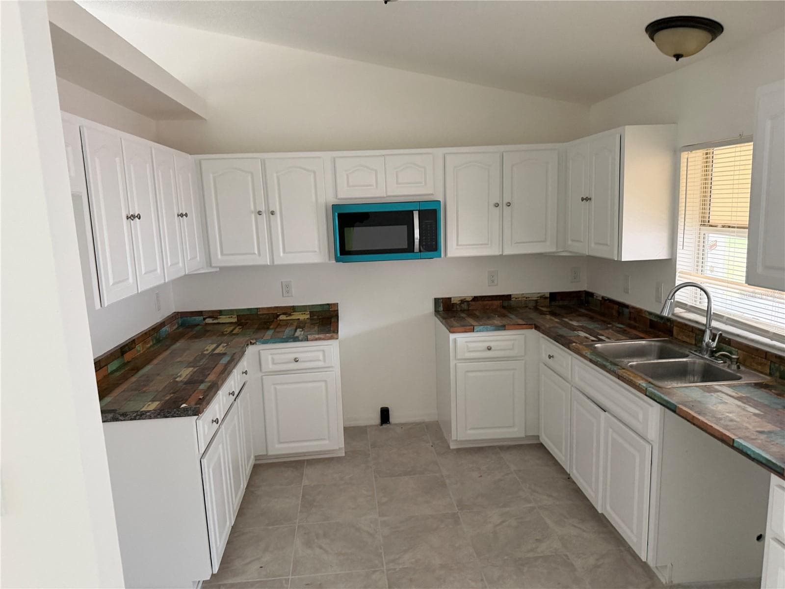 Single Family Residence at 1160 W GENEVA PL, CITRUS SPRINGS, photo 4 of 9