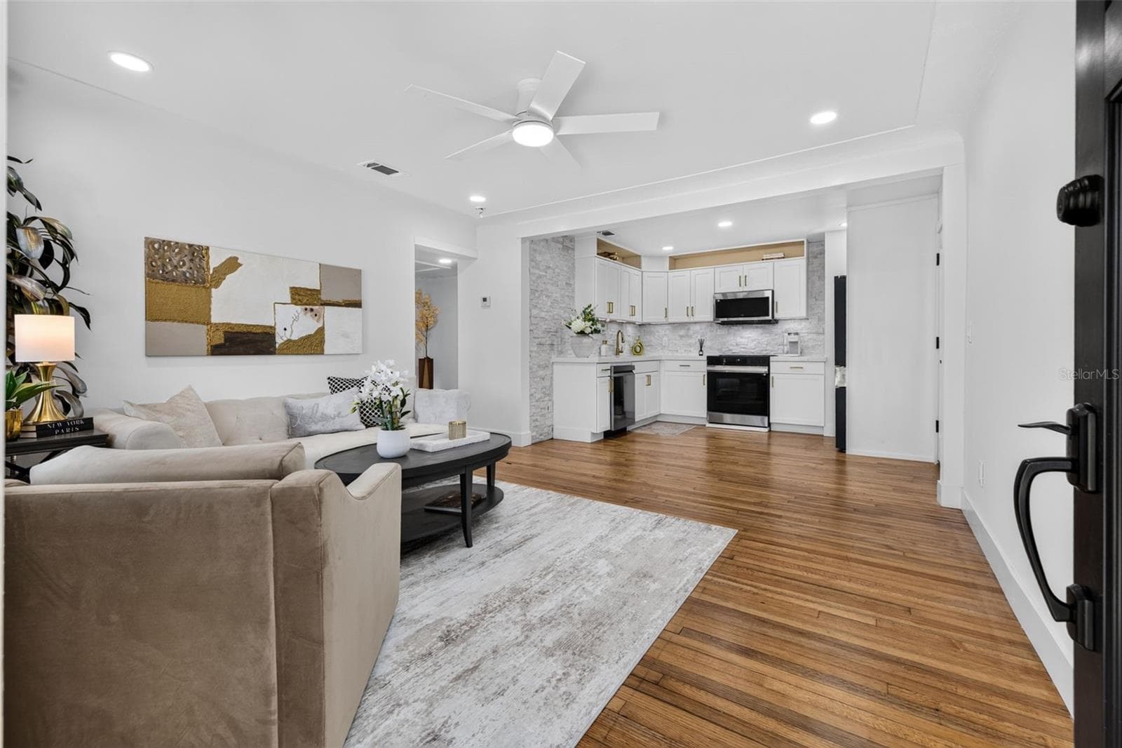 Single Family Residence at 9025 1ST ST NE, ST PETERSBURG, photo 4 of 32