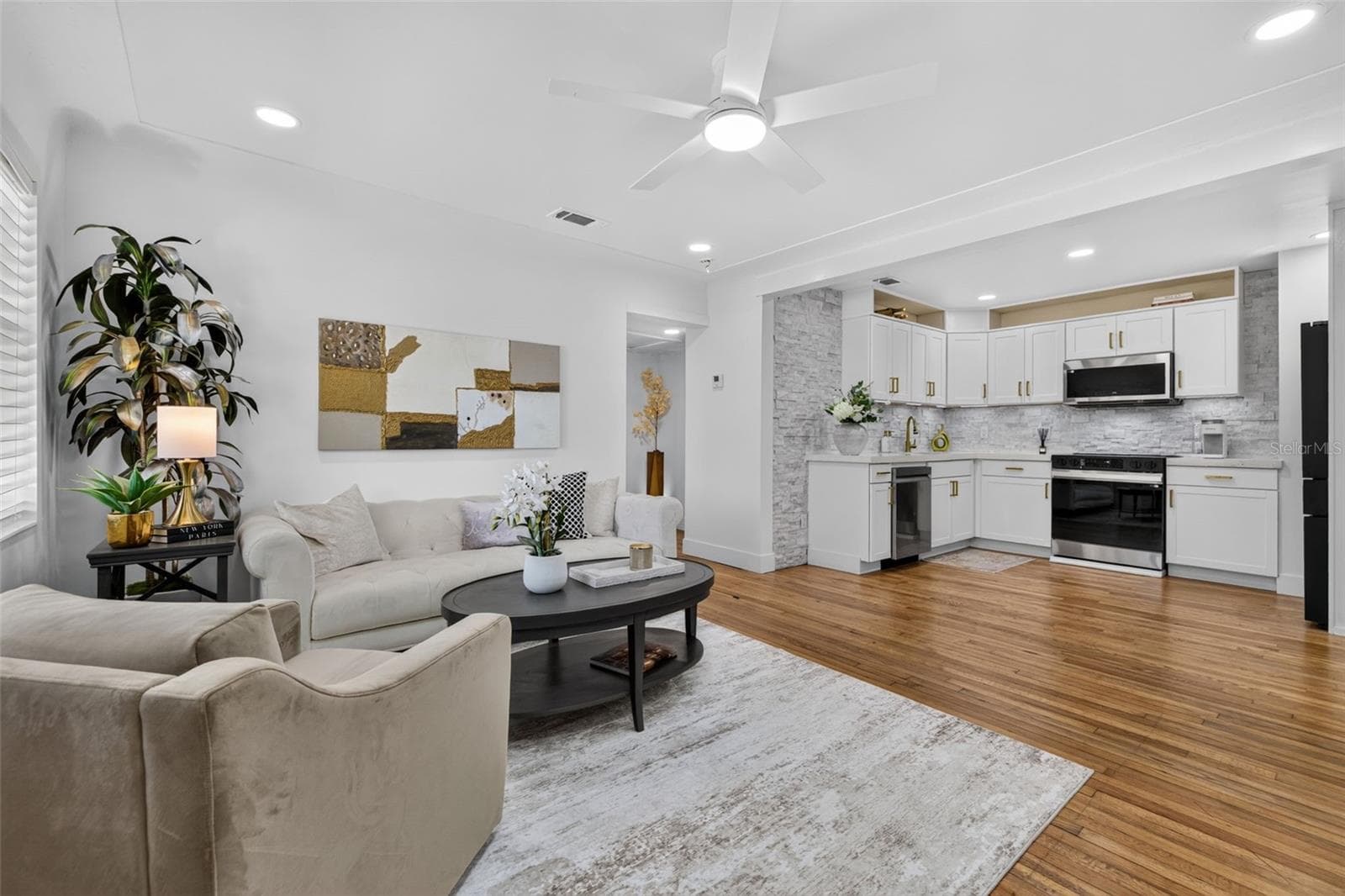 Single Family Residence at 9025 1ST ST NE, ST PETERSBURG, photo 5 of 32