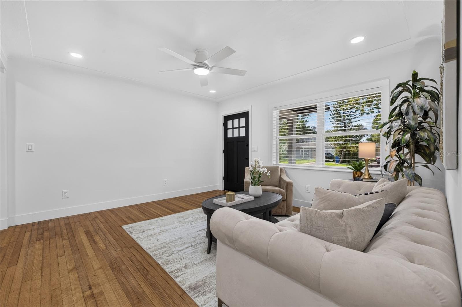 Single Family Residence at 9025 1ST ST NE, ST PETERSBURG, photo 6 of 32