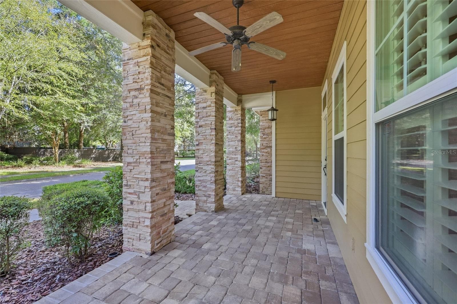 Inviting Front Porch - 734 SW 134TH WAY, NEWBERRY